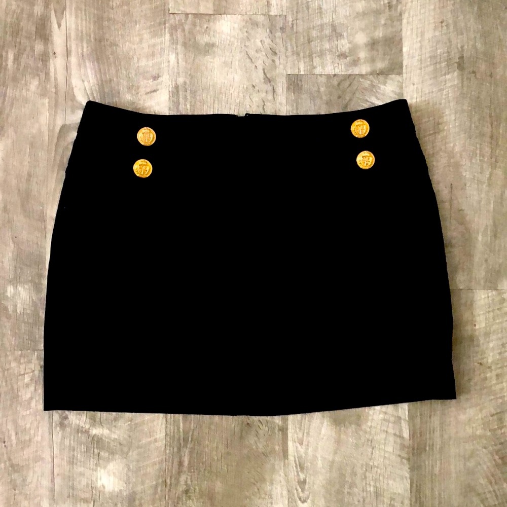 Express Skirt with Buttons